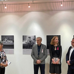 ki a kovetkezo fotokiallitas03