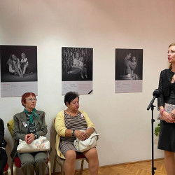 ki a kovetkezo fotokiallitas04