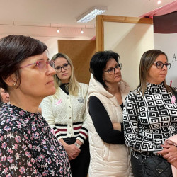 ki a kovetkezo fotokiallitas05