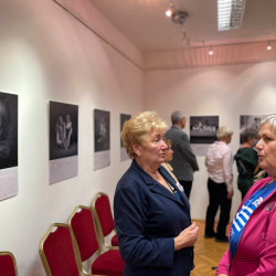 ki a kovetkezo fotokiallitas26