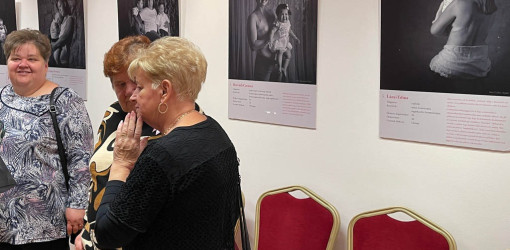 ki a kovetkezo fotokiallitas36