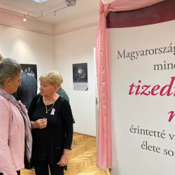 ki a kovetkezo fotokiallitas45