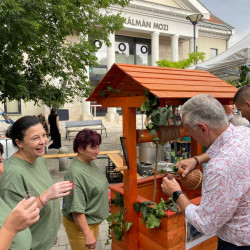 tajak hazak izek 2025