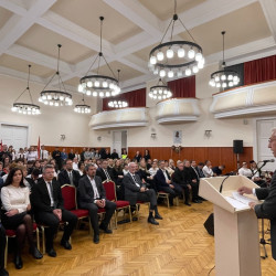 tisztelet a batraknak17