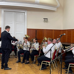 tisztelet a batraknak37