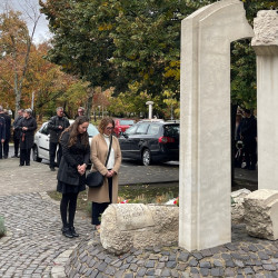 tisztelet a batraknak49