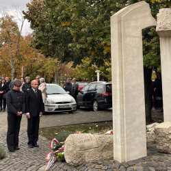tisztelet a batraknak68
