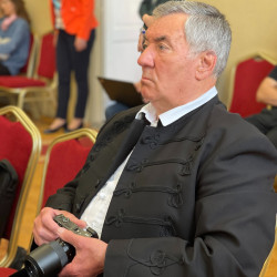 unnepi testuleti ules