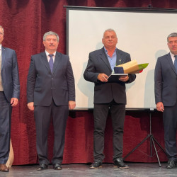 varos napja unnepi testuleti ules