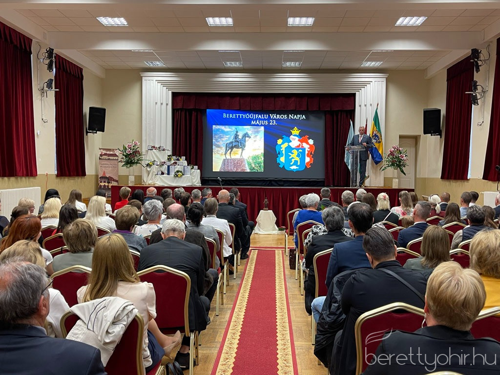 varos napja 2025022 1600 1000 100 wm right bottom 100 berettyohirlogowhitepng