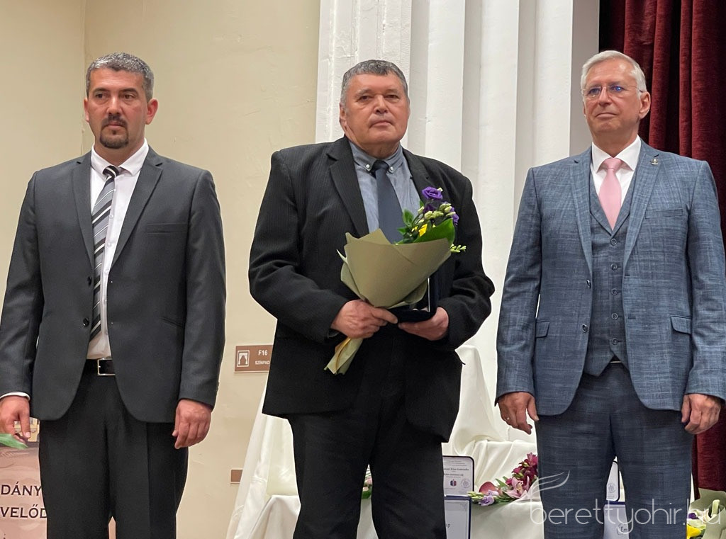 varos napja 2025054 1600 1000 100 wm right bottom 100 berettyohirlogowhitepng