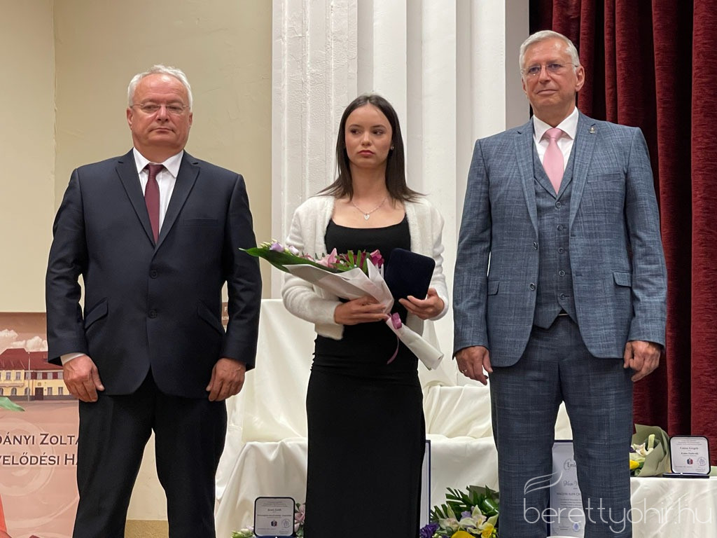 varos napja 2025056 1600 1000 100 wm right bottom 100 berettyohirlogowhitepng