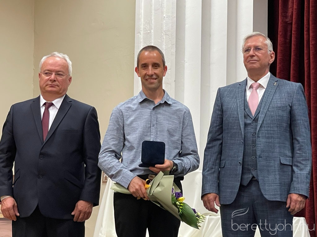 varos napja 2025058 1600 1000 100 wm right bottom 100 berettyohirlogowhitepng