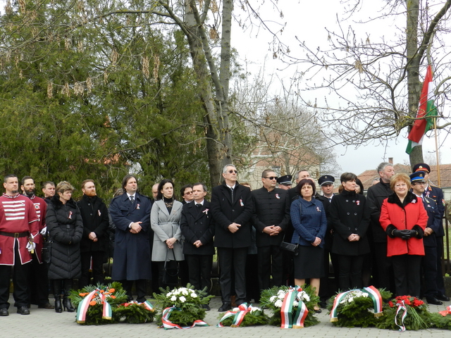 A haza minden előtt 72