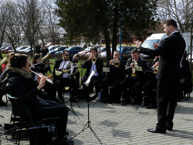 2017. március 15. 41