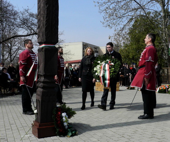 2017. március 15. 56