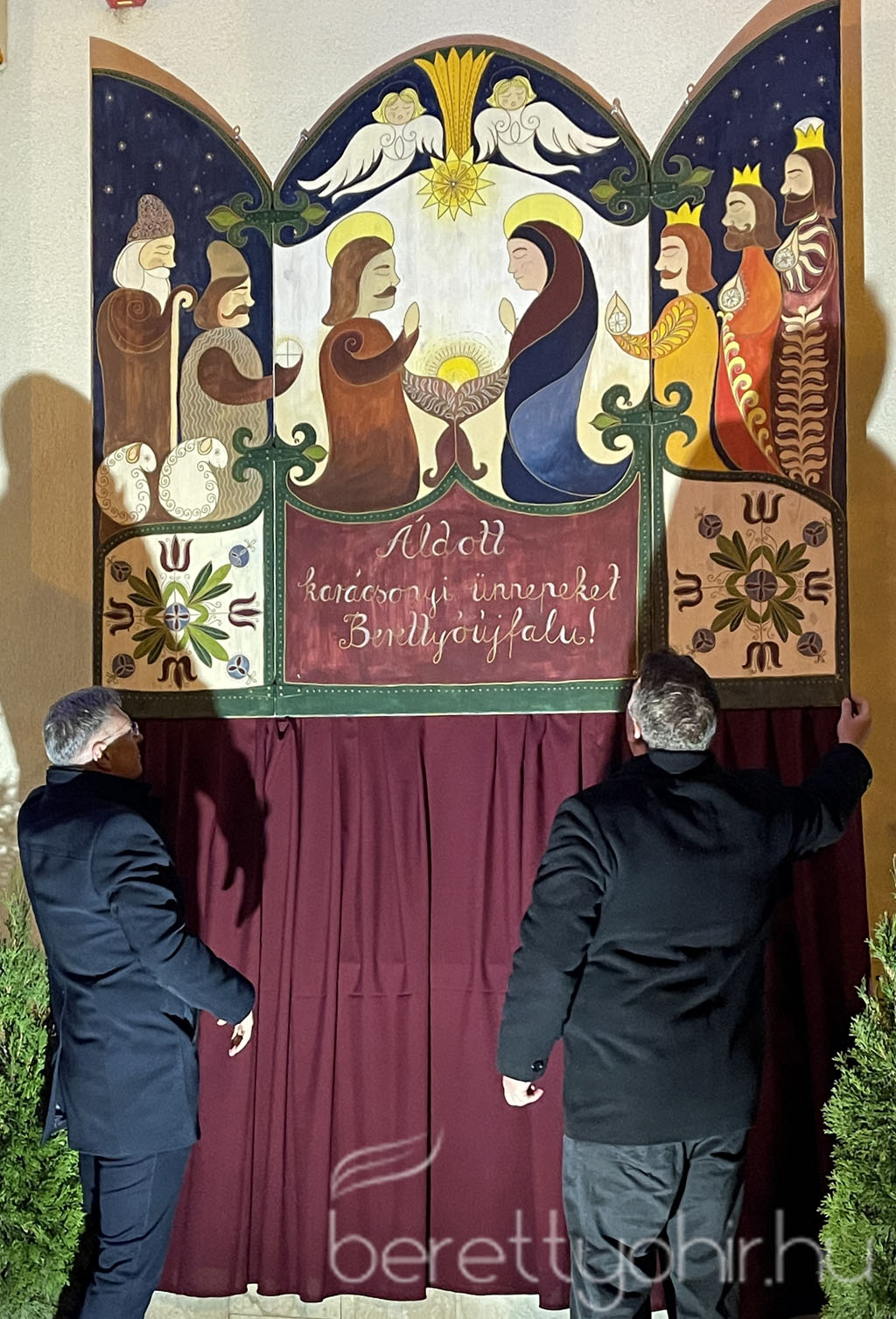 Betlehemi szárnyas oltárt nyitottunk 24