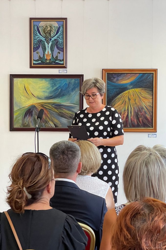 Eg_es_fold_kozott_kiallitasmegnyito08