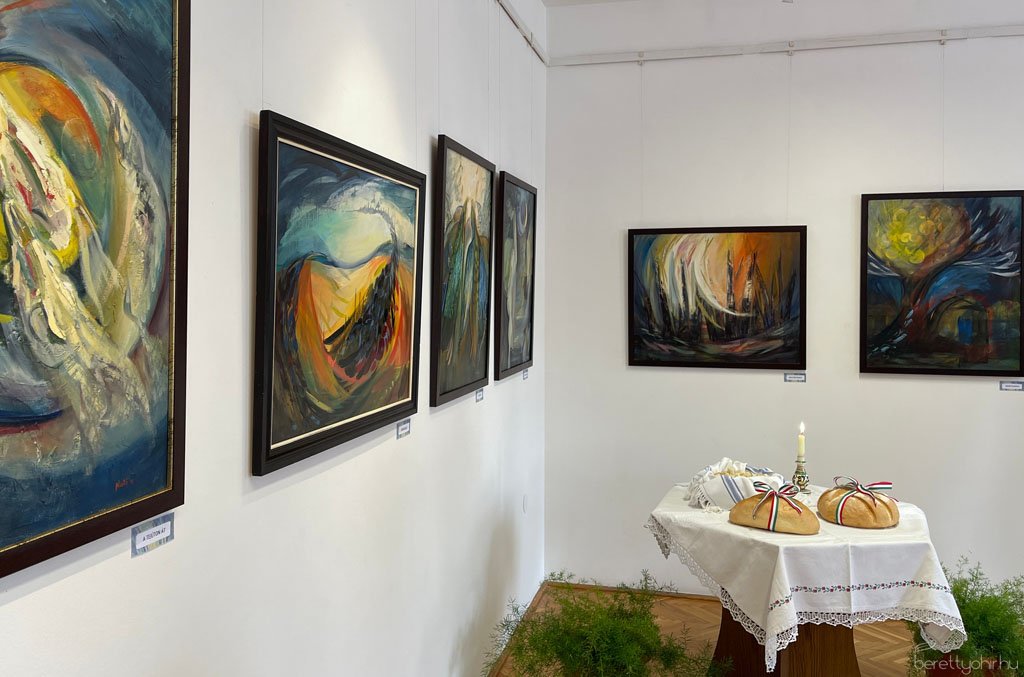 Eg_es_fold_kozott_kiallitasmegnyito19