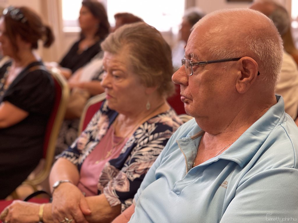 Eg_es_fold_kozott_kiallitasmegnyito20