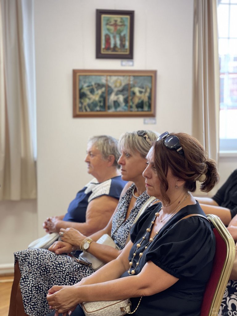 Eg_es_fold_kozott_kiallitasmegnyito21