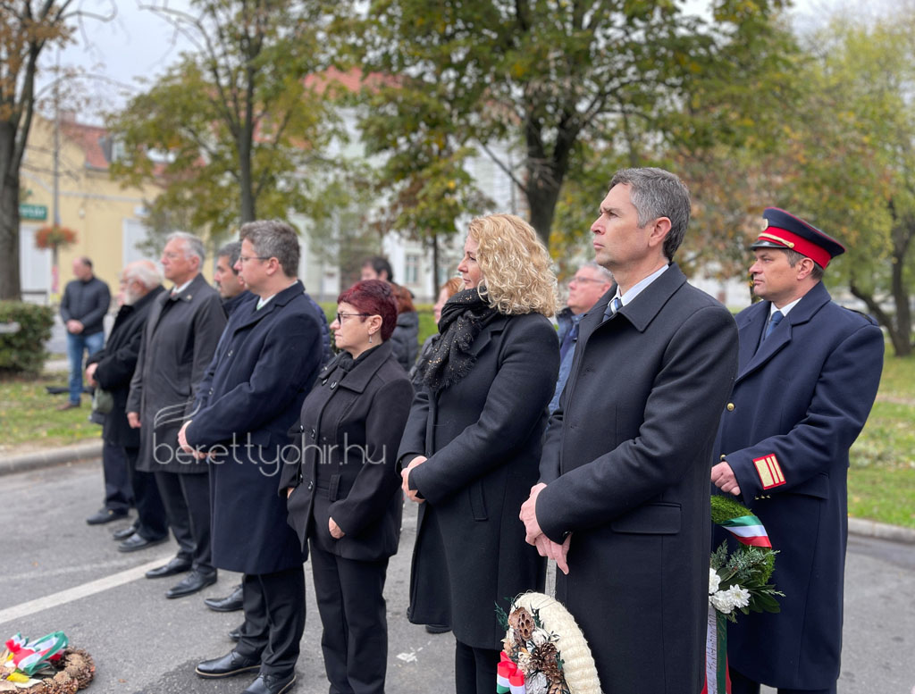 az 56 os hosokre emlekeztunk 27