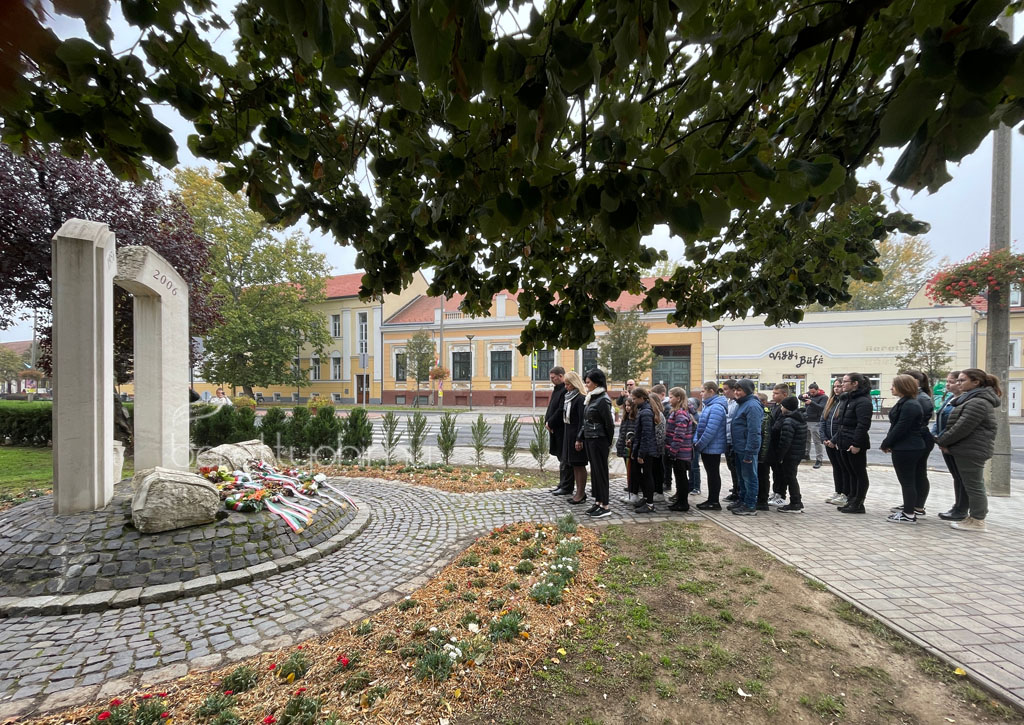 az 56 os hosokre emlekeztunk 45