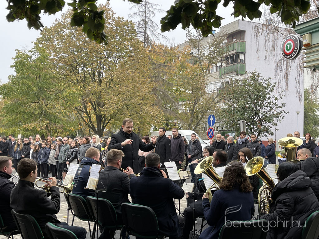 az 56 os hosokre emlekeztunk 31