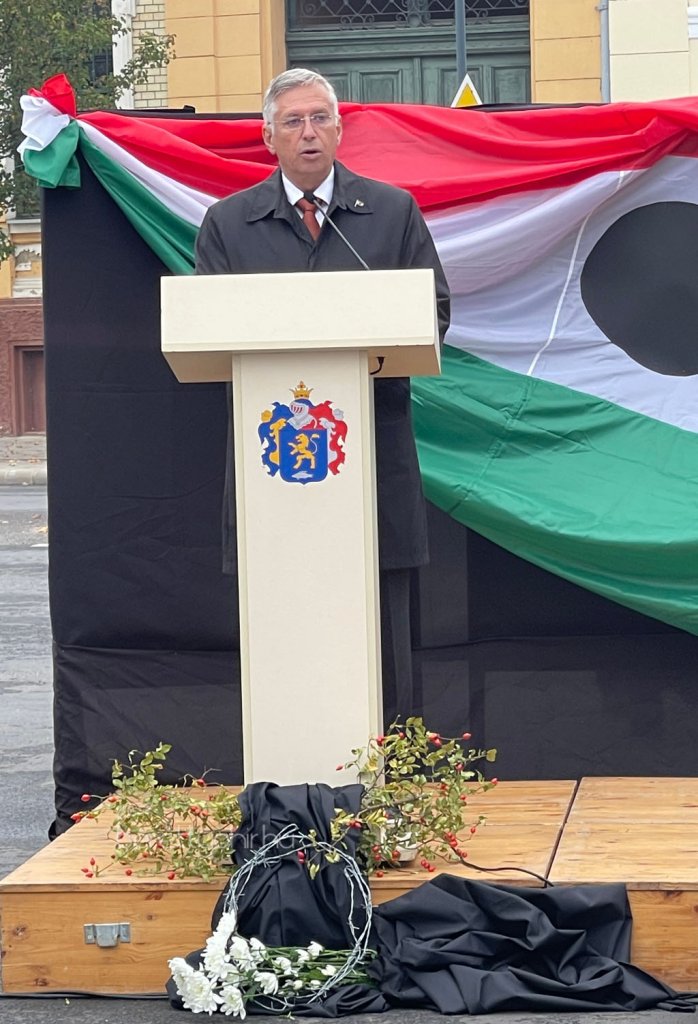 az_56_os_hosokre_emlekeztunk_01