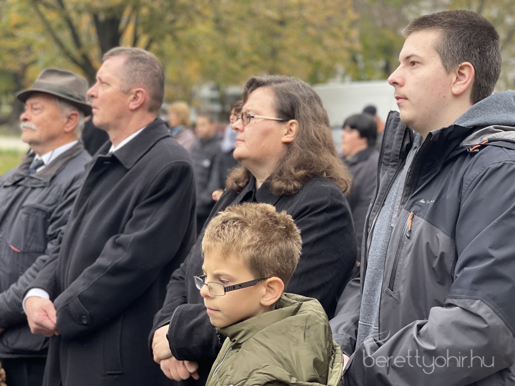 az_56_os_hosokre_emlekeztunk_07