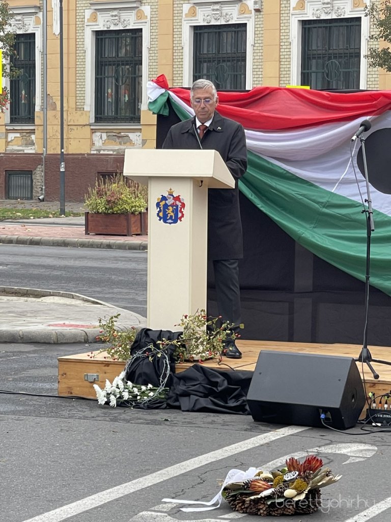 az_56_os_hosokre_emlekeztunk_12