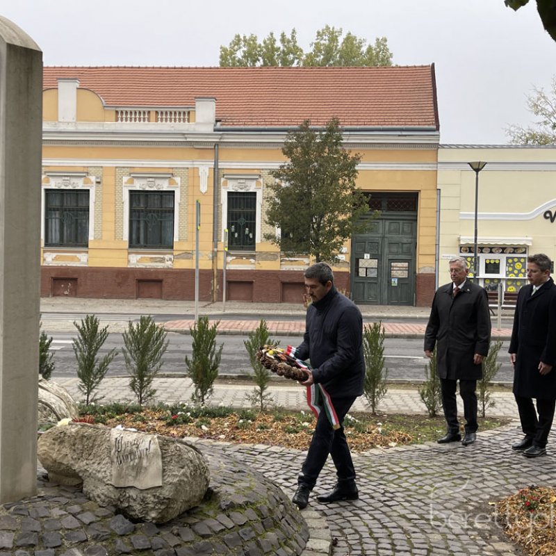 az_56_os_hosokre_emlekeztunk_32