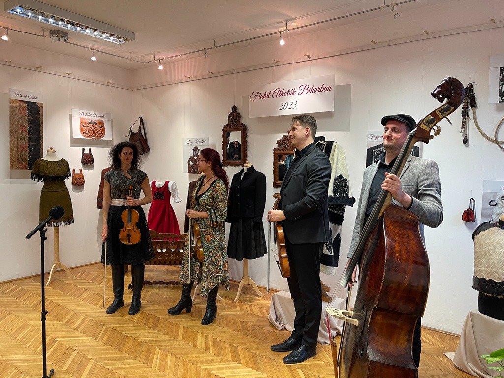 fiatal-alkotok-biharban-09