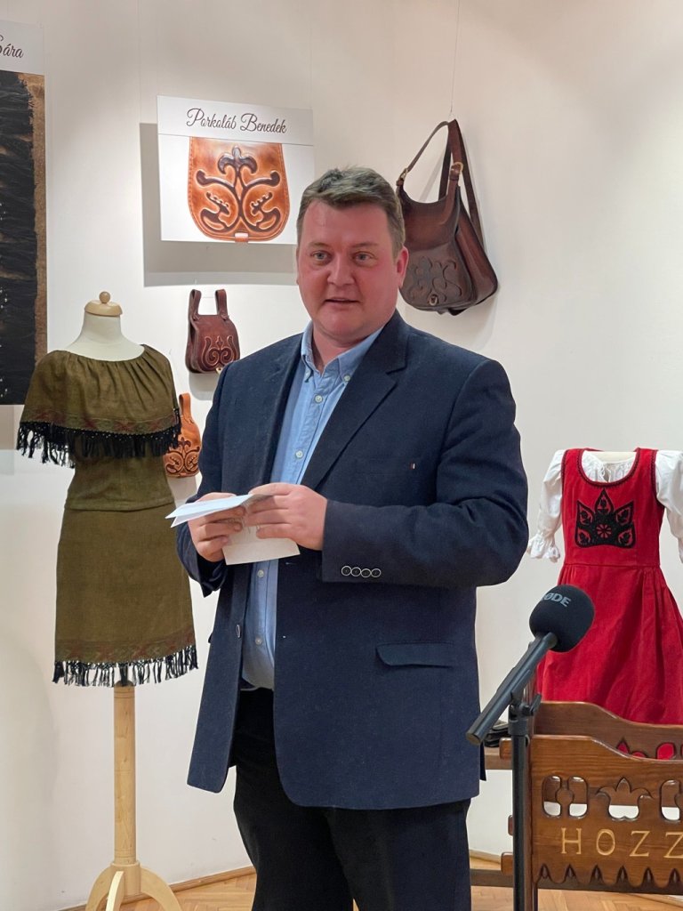 fiatal-alkotok-biharban-10