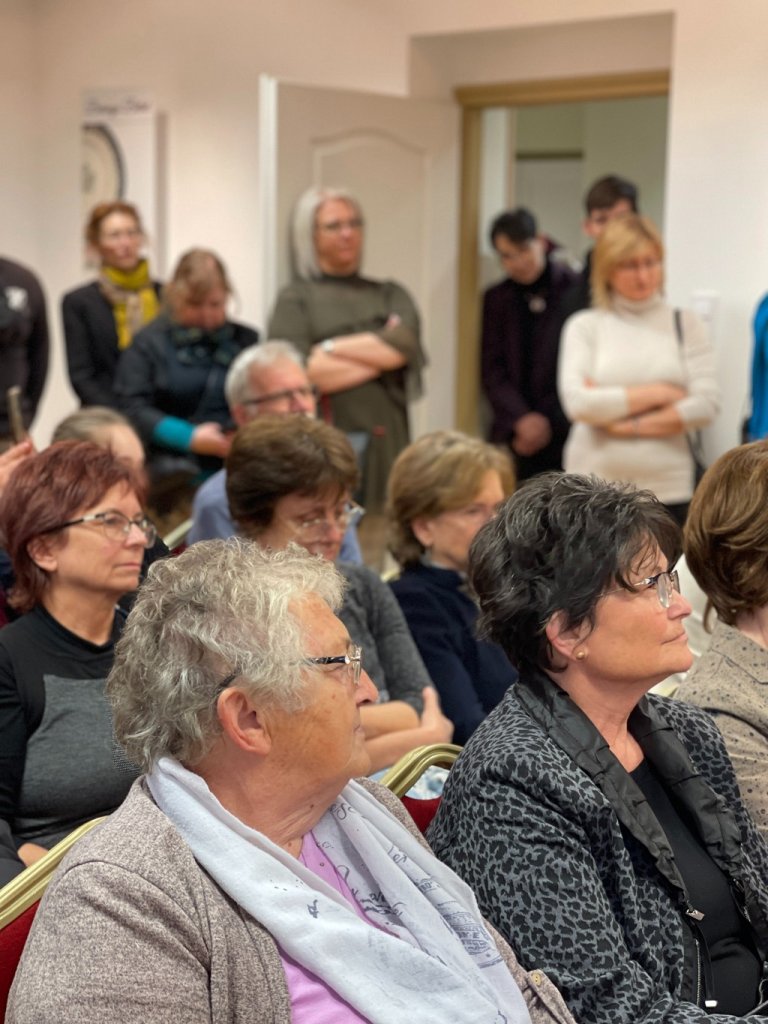 fiatal-alkotok-biharban-12