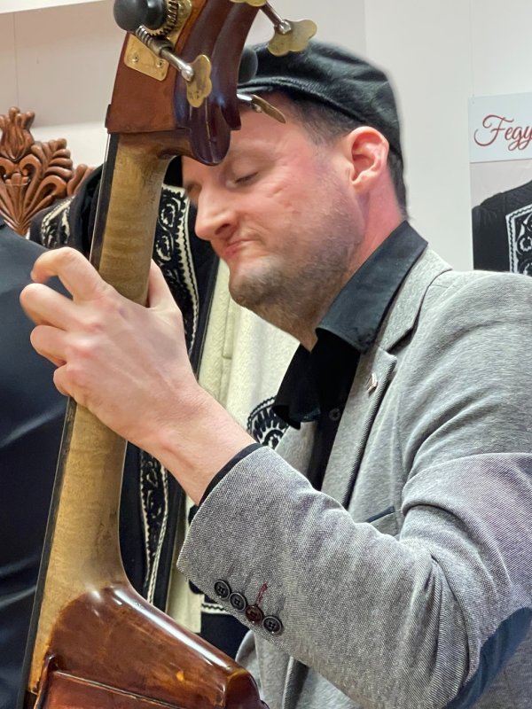 fiatal-alkotok-biharban-07