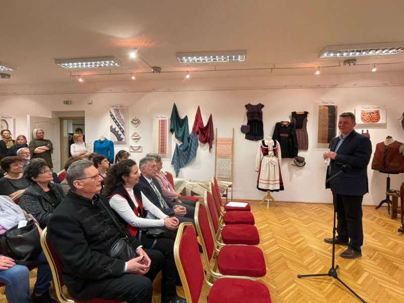 fiatal-alkotok-biharban-11