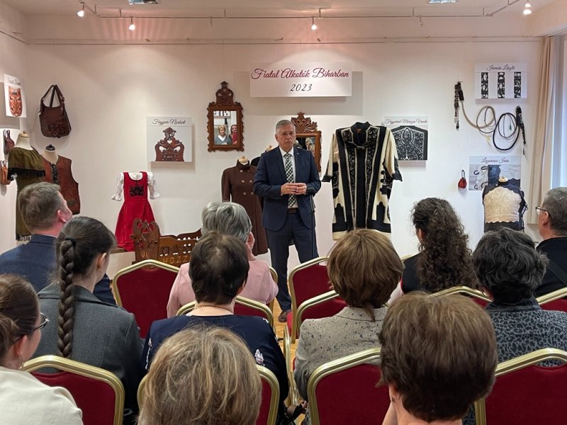 fiatal-alkotok-biharban-14