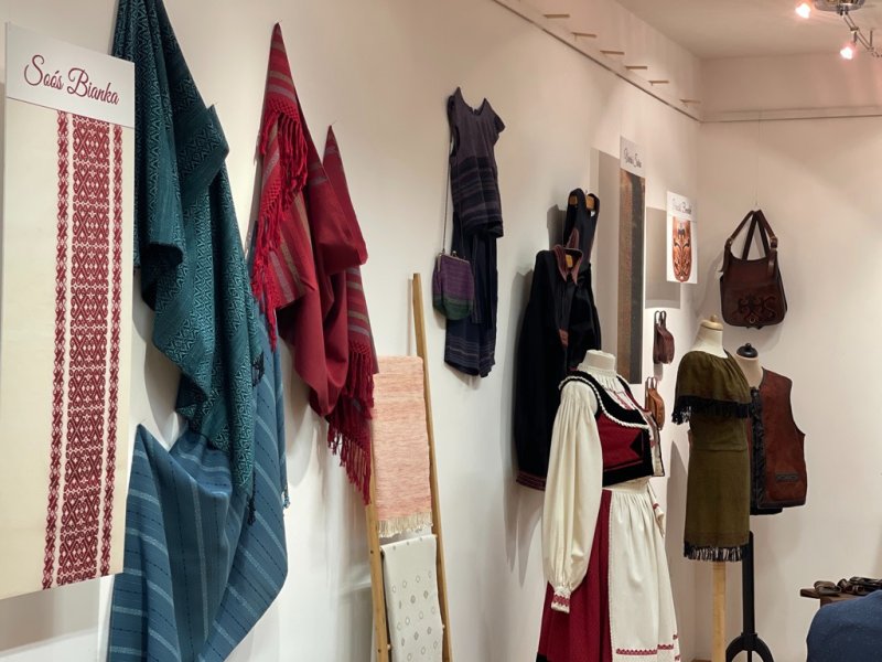 fiatal-alkotok-biharban-16