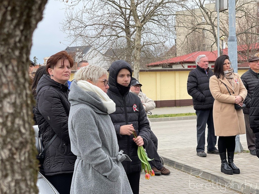 1848-49-hoseire-emlekeztunk-01-1600-1000-100-wm-right_bottom-100-berettyohirlogowhitepng