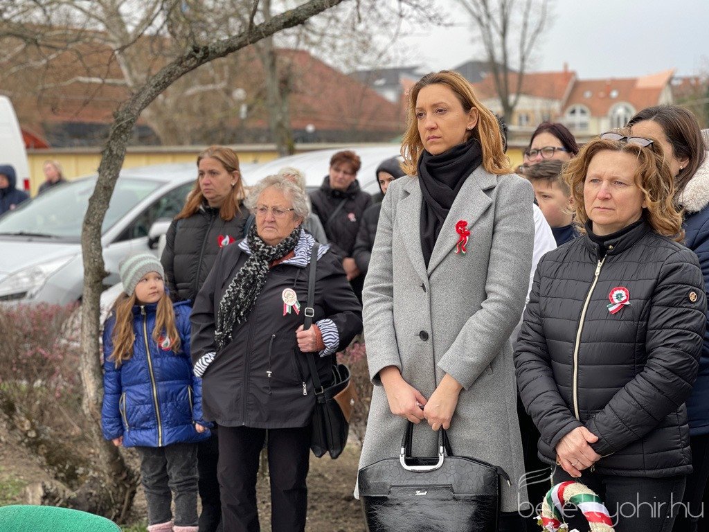 1848-49-hoseire-emlekeztunk-16-1600-1000-100-wm-right_bottom-100-berettyohirlogowhitepng