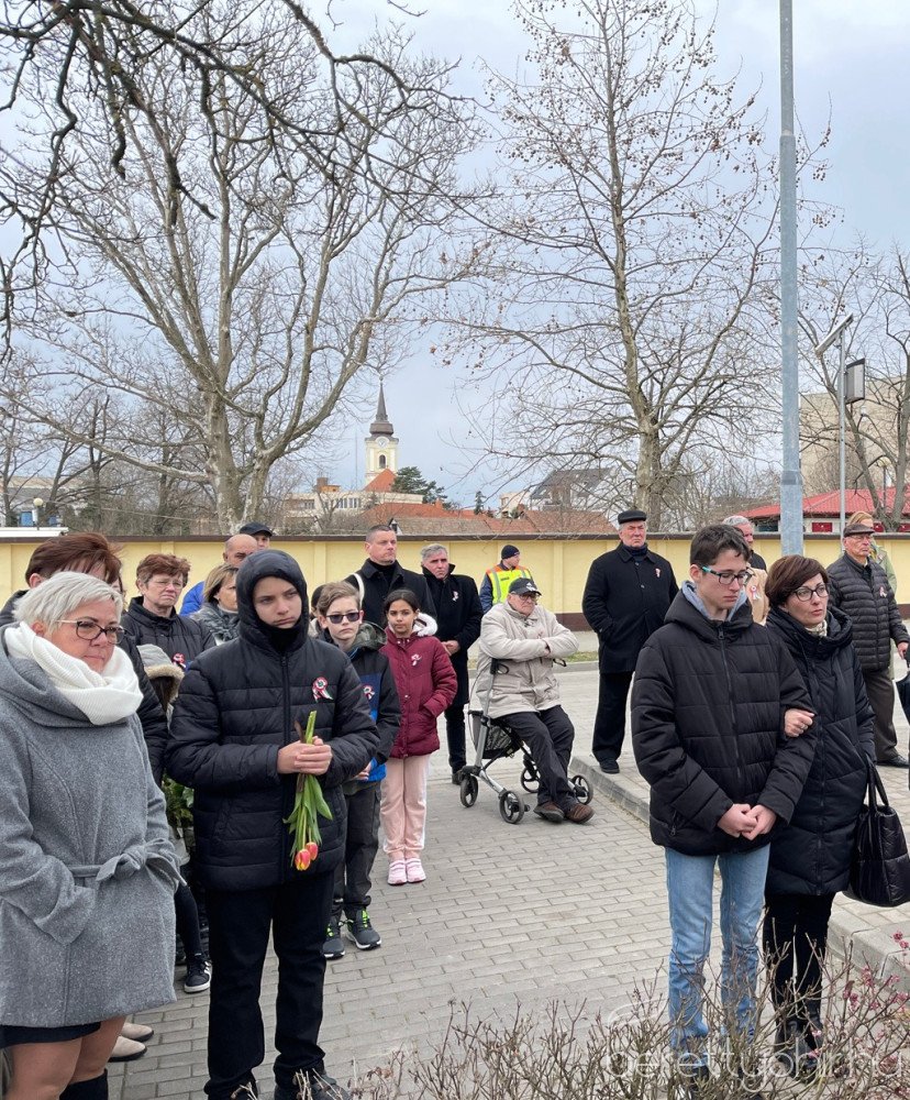 1848-49-hoseire-emlekeztunk-17-1600-1000-100-wm-right_bottom-100-berettyohirlogowhitepng