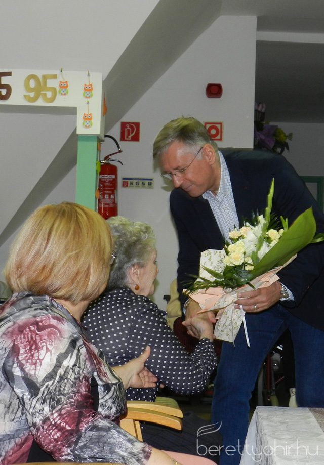 95. születésnapot ünnepeltünk 15