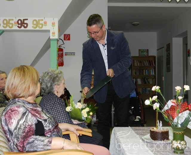 95. születésnapot ünnepeltünk 16