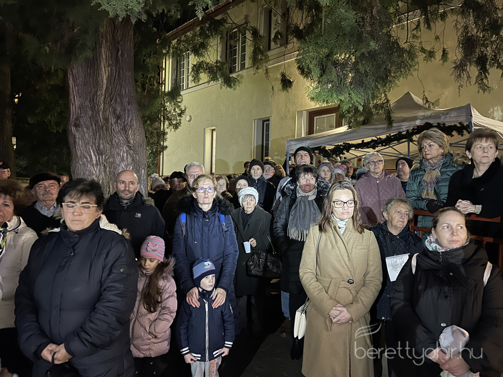 advent elso vasarnapjan28