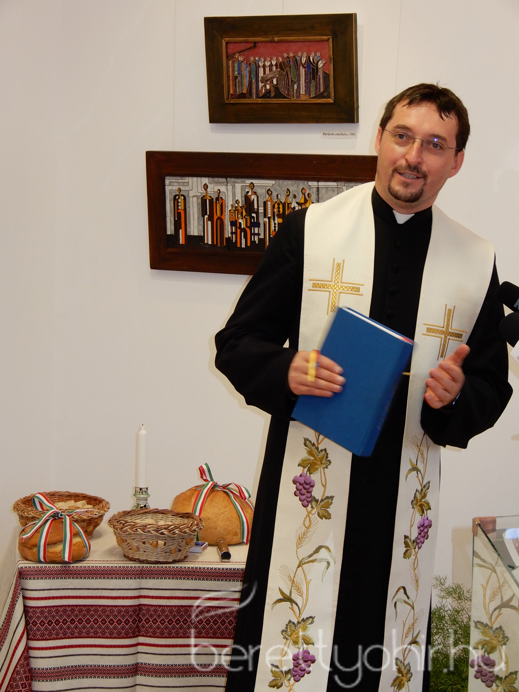 Ünnepi kiállításmegnyitó és kenyérszentelés 15