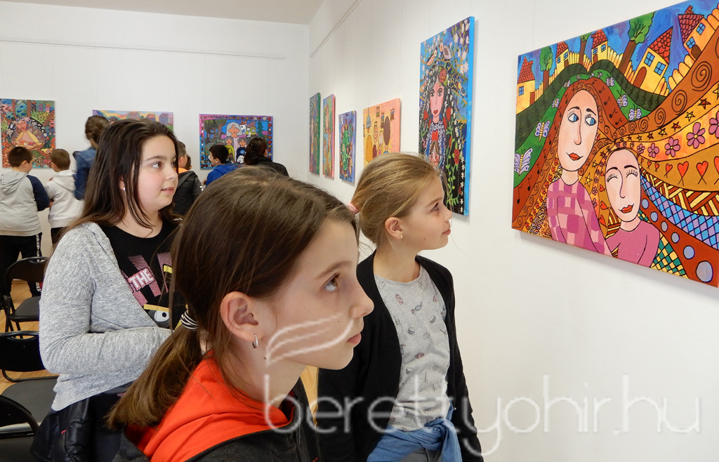 Anya csak egy van   kiállításmegnyitó 27