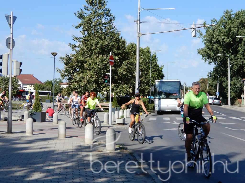 Kerékpártúra az autópályán 37