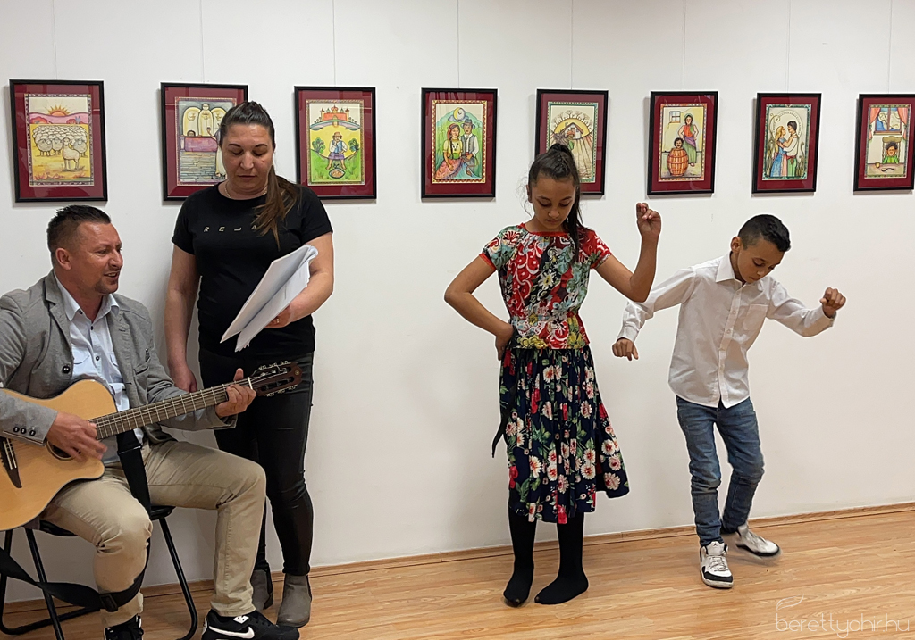 Cigánymesék   Rácz Anikó kiállítása 13