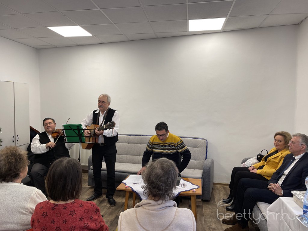 bihari_csaladsegito_karacsony09